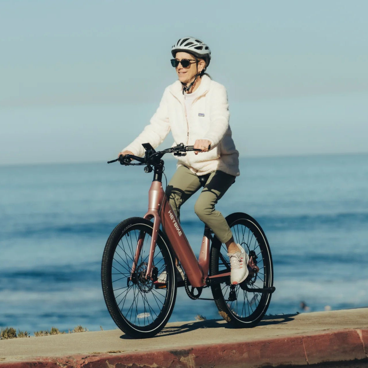 Heybike Venus Rosegold Outdoor Background